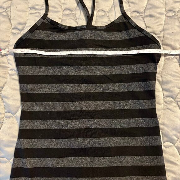 Lululemon Black and Grey Stripe Built in Bra Fitted Tank Top Women 4 - Picture 8 of 9